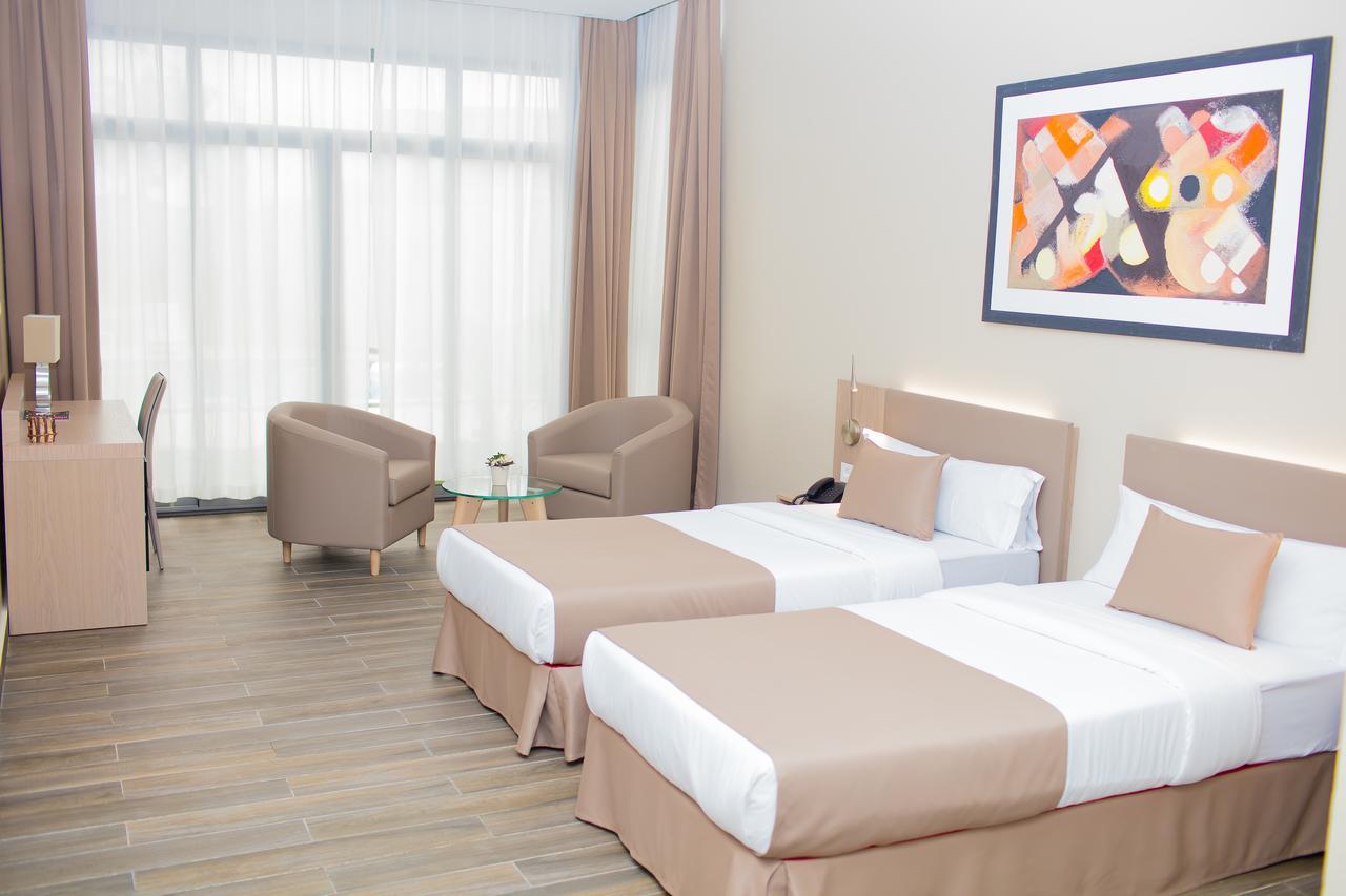Fly Hotel Лібревіль Екстер'єр фото