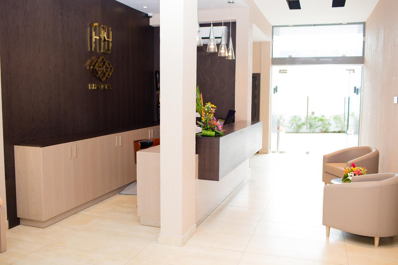 Fly Hotel Лібревіль Екстер'єр фото